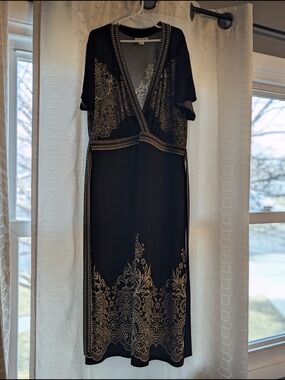 A Pea in the Pod Maternity Dress
